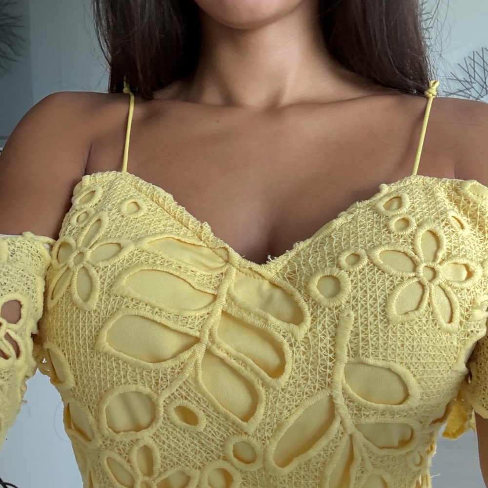 Yellow Dress - Picture 3 of 4